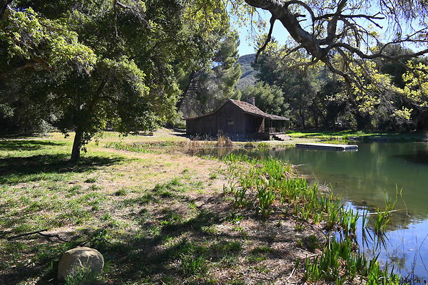 03 Golden Oak Ranch - Private