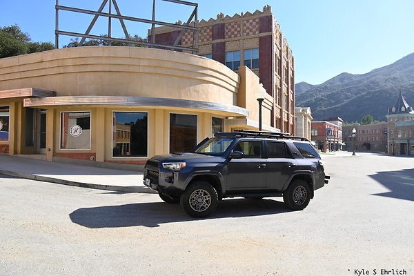 01 Golden Oak - Business District