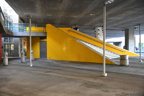 006 Metro 37th St and Flower - Multicolored Tiles