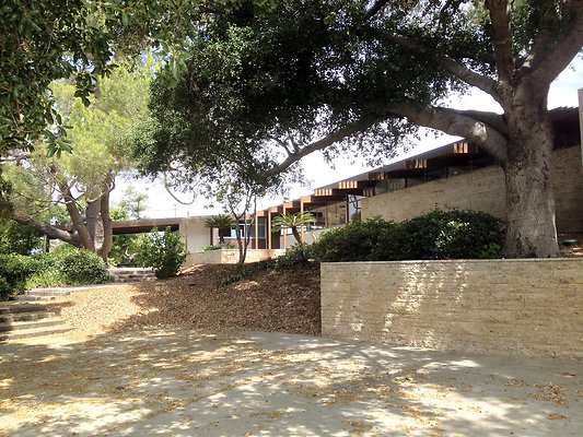 586 CAST WestCovina 10464