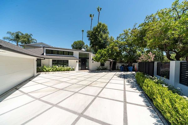 574 CAST Encino 13789