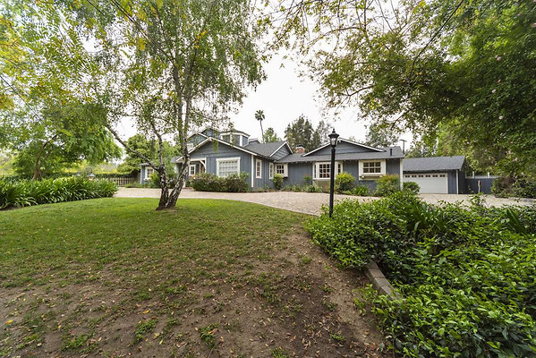 035 CAST WoodlandHills 13620