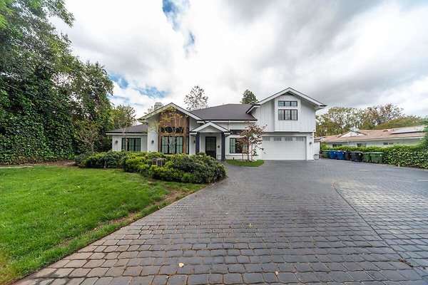 032 CAST Tarzana 14042