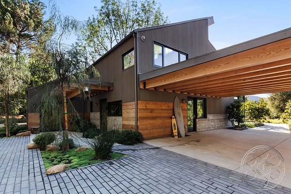 008 Image modern-409-Topanga FilmLA Permit