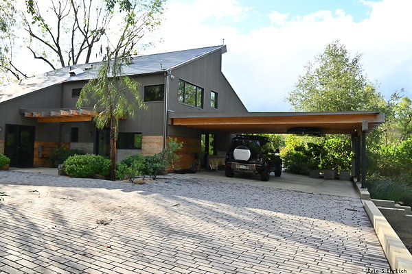 02 Modern 409 Topanga